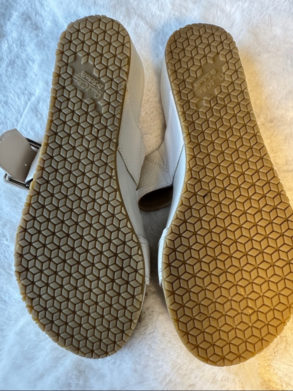 Dr. Scholl’s Original Collection Frill White with  Silver Buckle Sandals Size 6 - Picture 10 of 10
